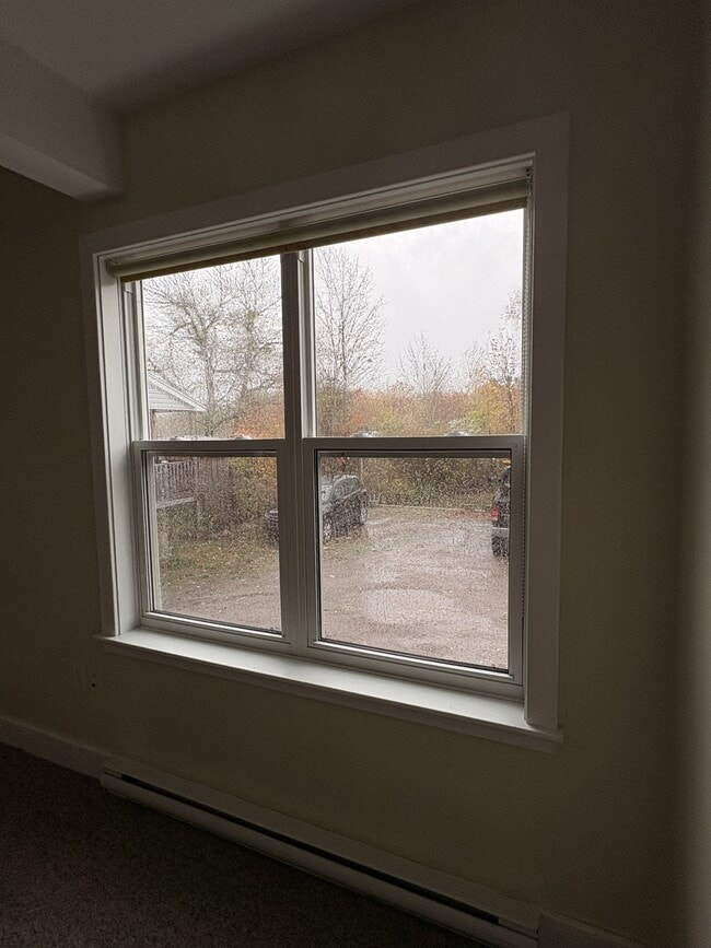 Building Photo - 470 Main St