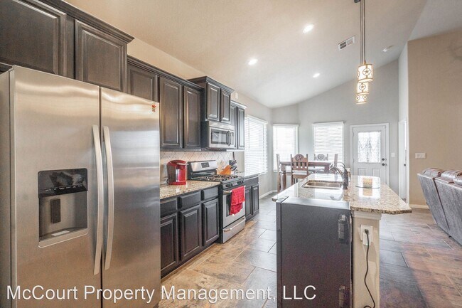 Foto del edificio - 4 br, 2 bath House - 909 Gallantry Ln