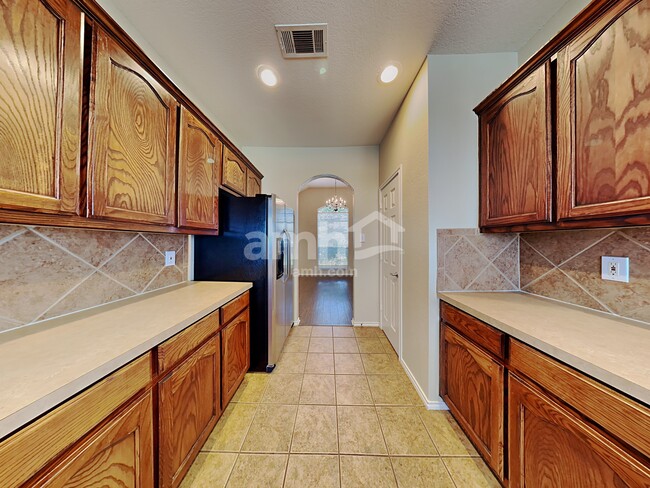 Building Photo - 58 N Highland Dr