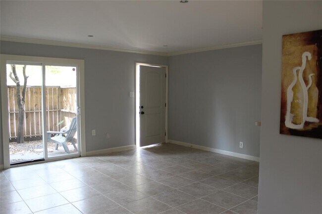 Foto del edificio - 6231 Westward St