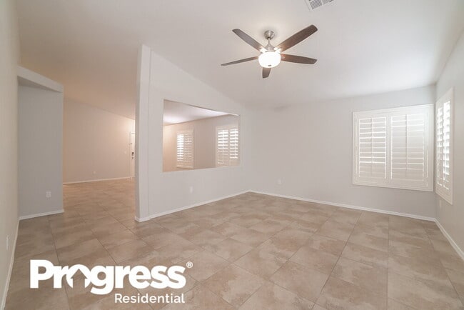 Building Photo - 323 N Ocean Dr