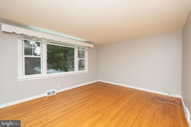 Building Photo - 612 Shoemaker Ave