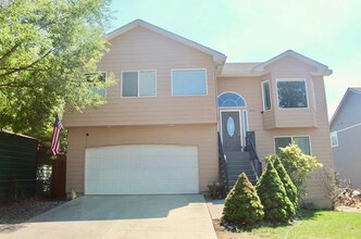 Building Photo - 4246 E 8th Ave