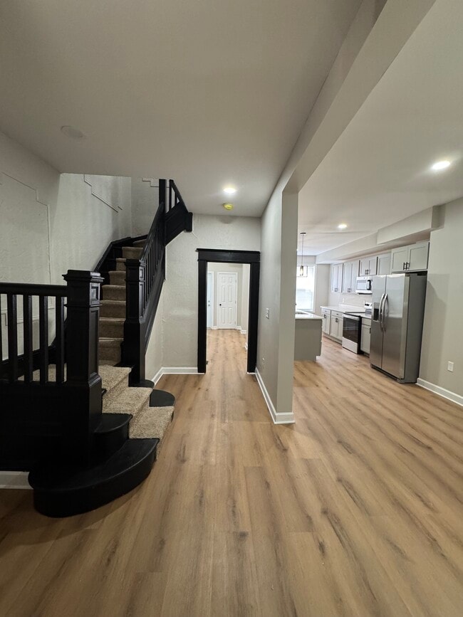 Building Photo - 2216 Whittier Ave