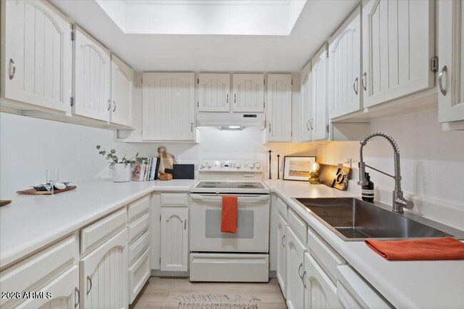 Building Photo - 8432 E Malcomb Dr