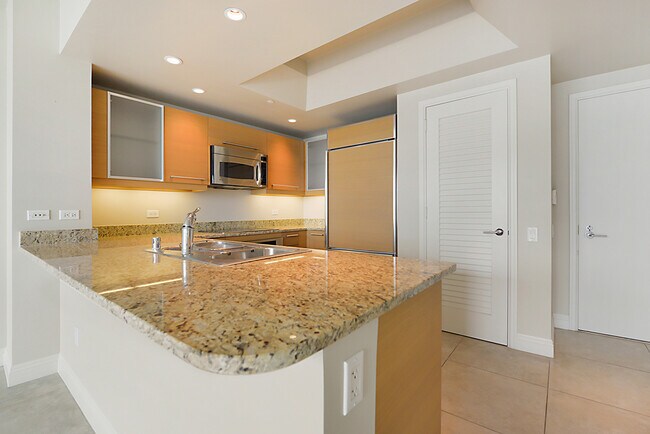 Foto del edificio - Turnberry Towers 2105W-Stunning City Views...