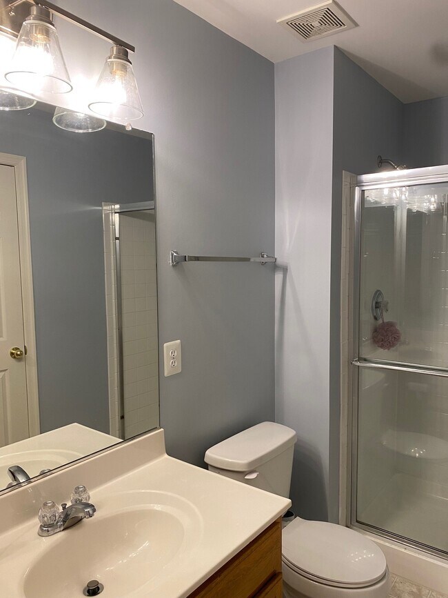 Building Photo - 9316 Laurel Oak Dr