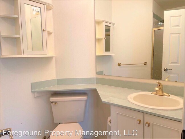 Foto del edificio - 2 br, 3 bath House - 3826 25th Ave W Unit #3C