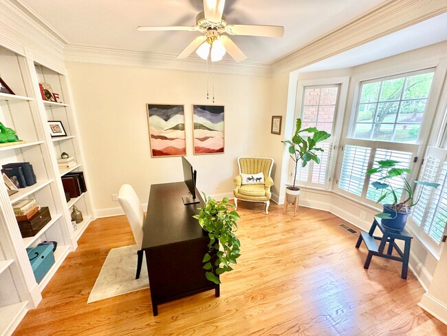 Building Photo - Location Location Location!!! Stunning 4 B...