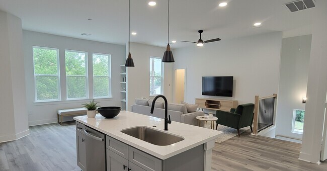 Foto del edificio - 4922 Hoover St