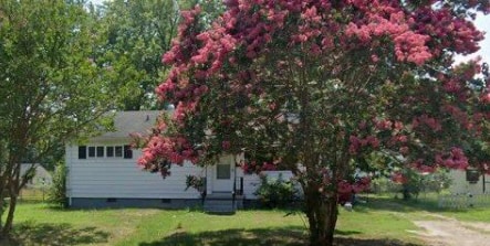 Primary Photo - 2222 Warren St
