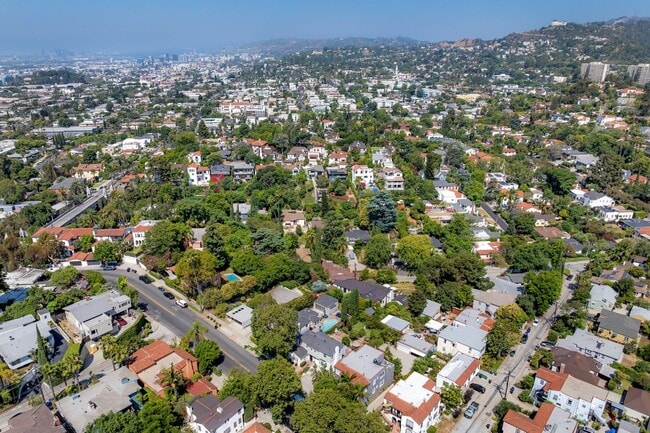 Building Photo - Stunning, remodeled rental in Historic Fra...