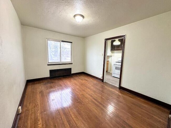 Foto del edificio - 246 E Meyers St