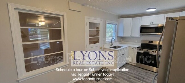 Building Photo - 718 Azalea Cir