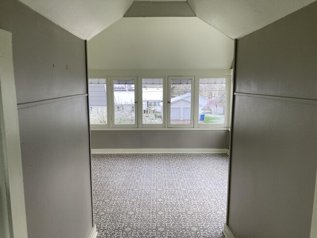 Building Photo - 112 Plum St