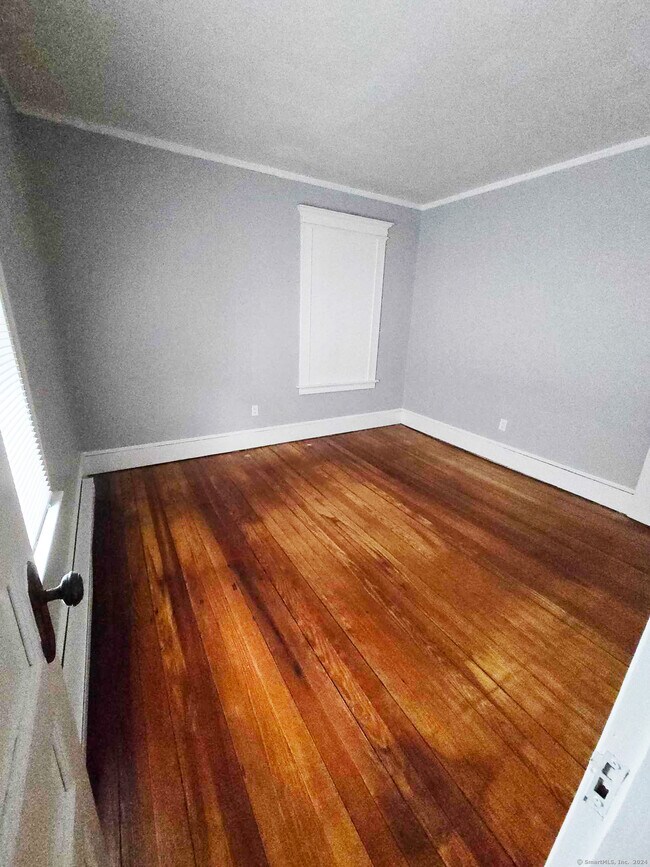 Foto del edificio - 652 Watertown Ave