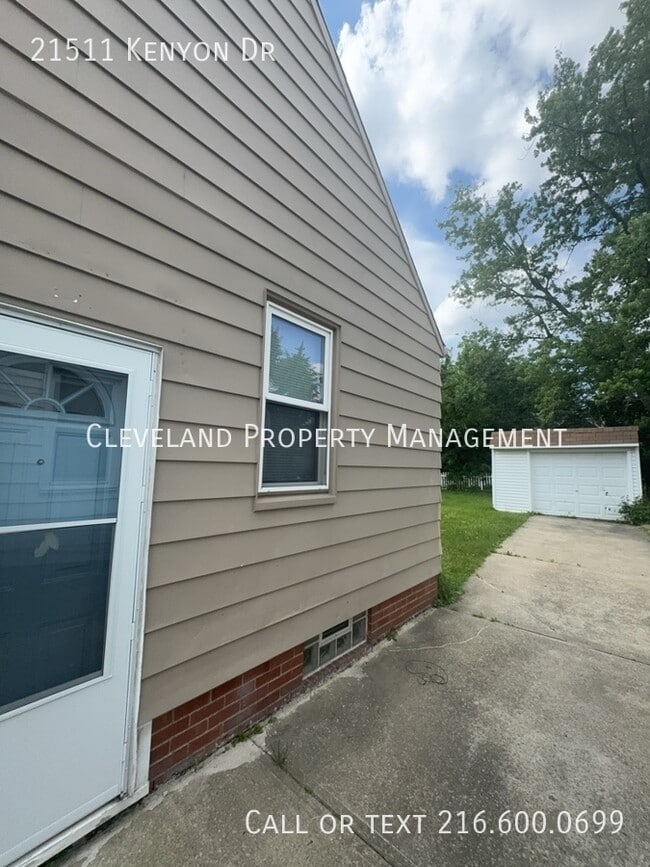 Building Photo - 21511 Kenyon Dr
