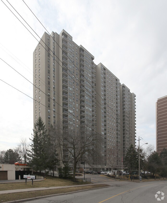 Building Photo - The Winston House