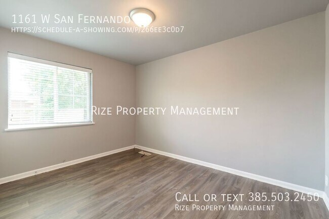 Photo - 1161 San Fernando Dr House