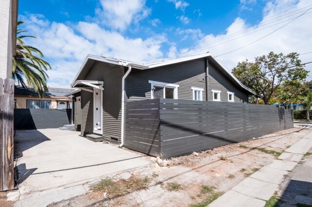 Building Photo - 2331 Penmar Ave