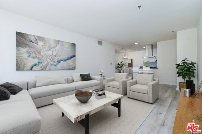 Building Photo - 4501 Cedros Ave
