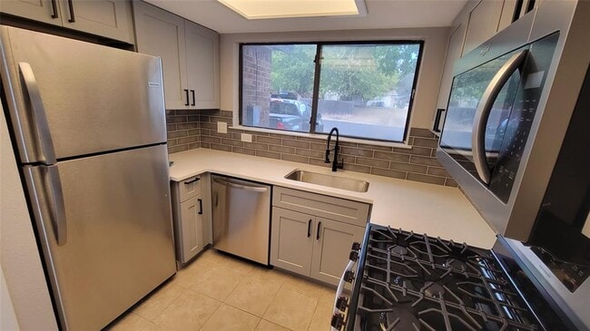 Building Photo - 9110 Sedgemoor Trail