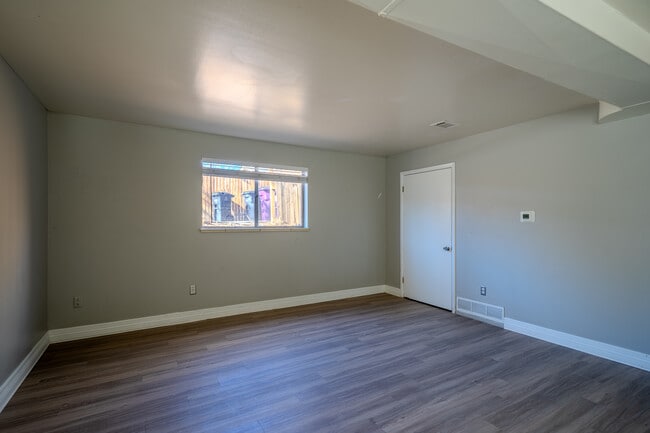 Building Photo - 2323 W 41st Ave