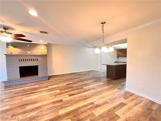 Building Photo - 1108 SE 39th Terrace