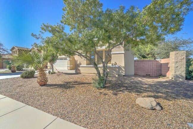 Foto del edificio - READY TO VIEW NOW! Remodeled-Huge 5 Bedroo...