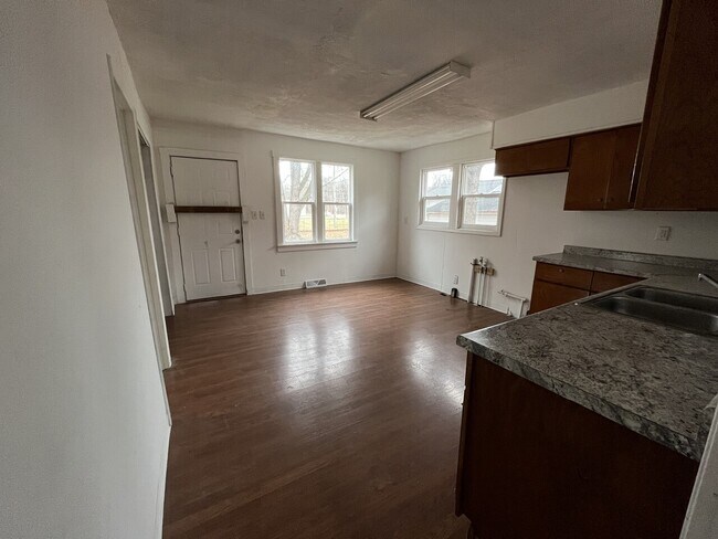 Building Photo - 105 Livingston