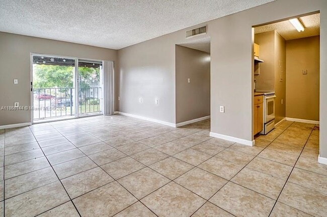 Foto del edificio - 1139 Lake Terry Dr