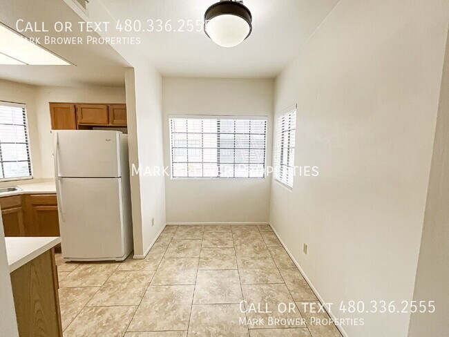 Foto del edificio - 930 N Mesa Dr