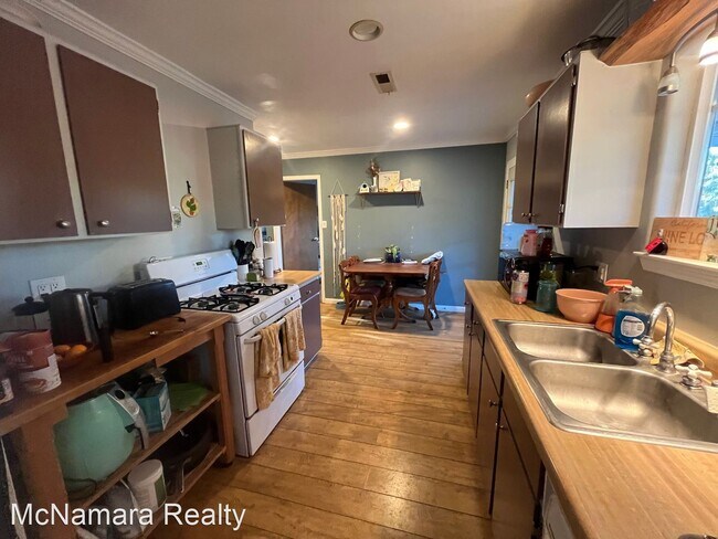 Building Photo - 3 br, 1 bath House - 11766 Los Osos Valley...