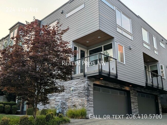 Building Photo - 224 4th Ave.