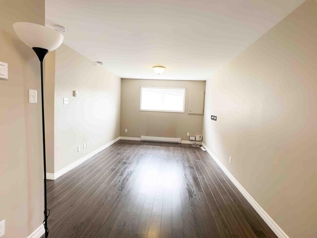 Building Photo - 55 Ladysmith Dr