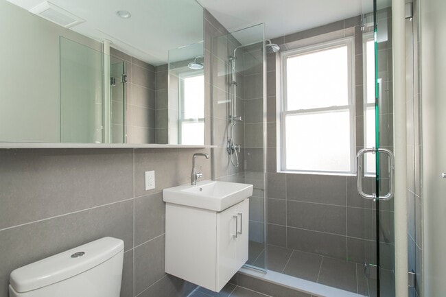 Building Photo - 119 Highland Ave