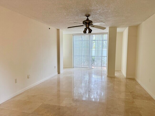 Foto del edificio - 3153 Clint Moore Rd