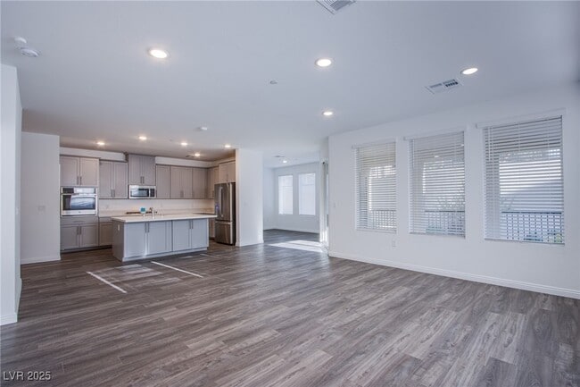 Foto del edificio - 2555 Hampton Rd
