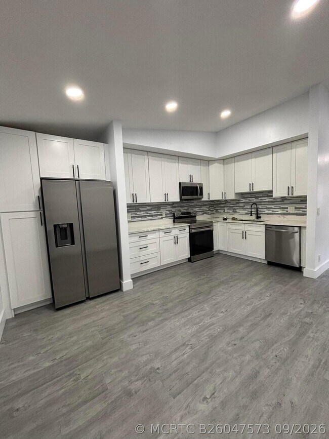 Foto del edificio - 6132 Fairfield Cir
