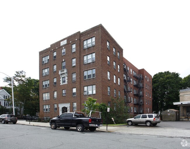 Apartments under 1,500 in Beverly MA