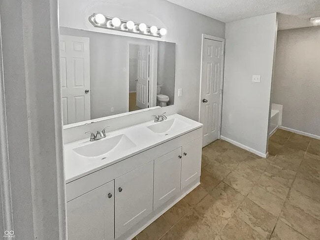 Building Photo - 4905 Flame Way