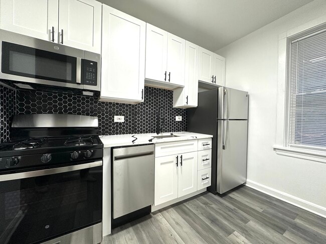 Building Photo - 2605 N Spaulding Ave