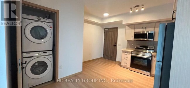 Building Photo - 3429 Sheppard Ave E