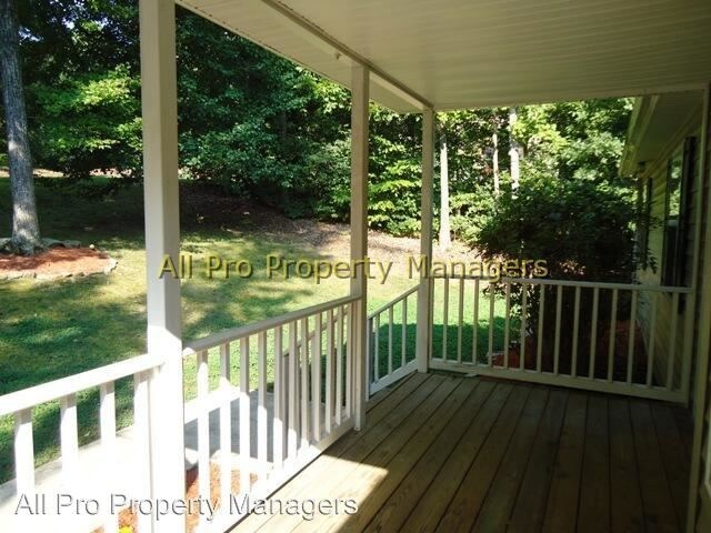 Foto del edificio - 3 br, 2 bath House - 2 Kingswood Road