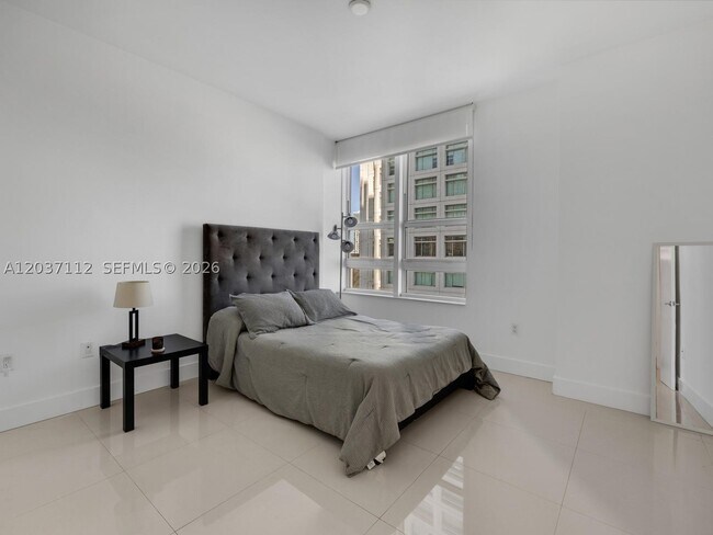Foto del edificio - 950 Brickell Bay Dr