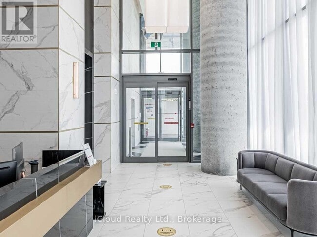 Photo du bâtiment - 950 Portage Pkwy