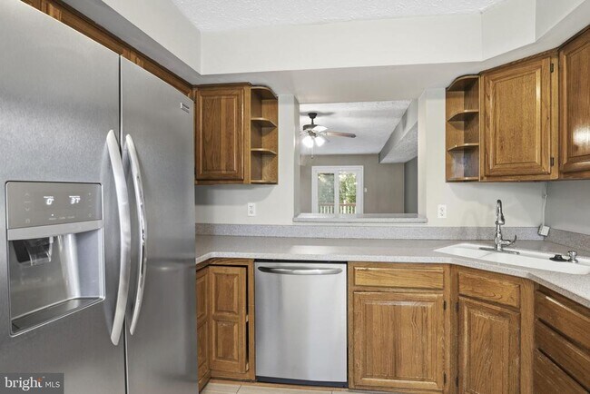 Foto del edificio - 4330 Gilmer Ct