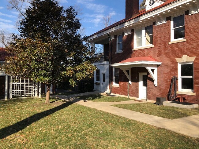 Foto del edificio - 5236 Cherry St