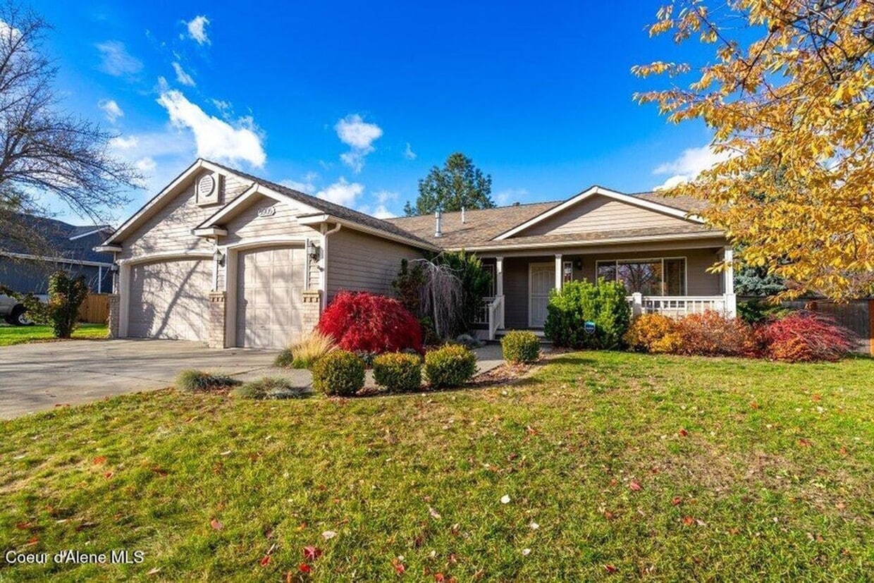 Primary Photo - Coeur d' Alene Place!