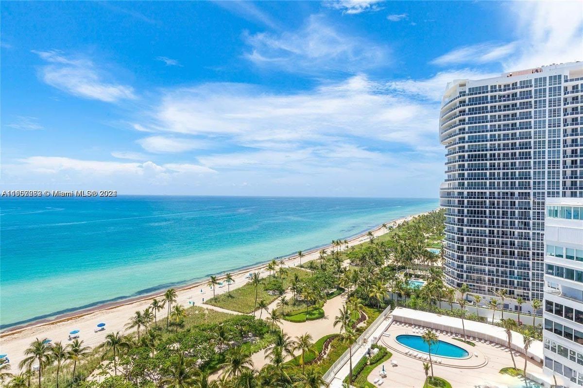 Primary Photo - 10275 Collins Ave